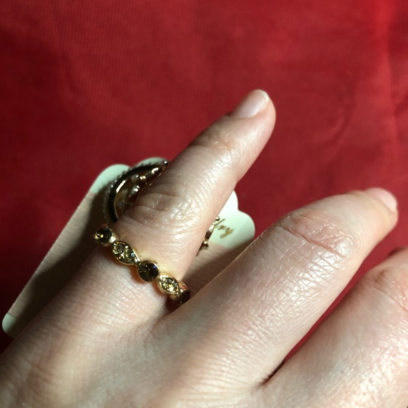 New ring - Picture 5 of 8